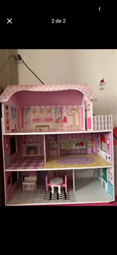 Casa de muñecas rosa de madera - miniatura 2
