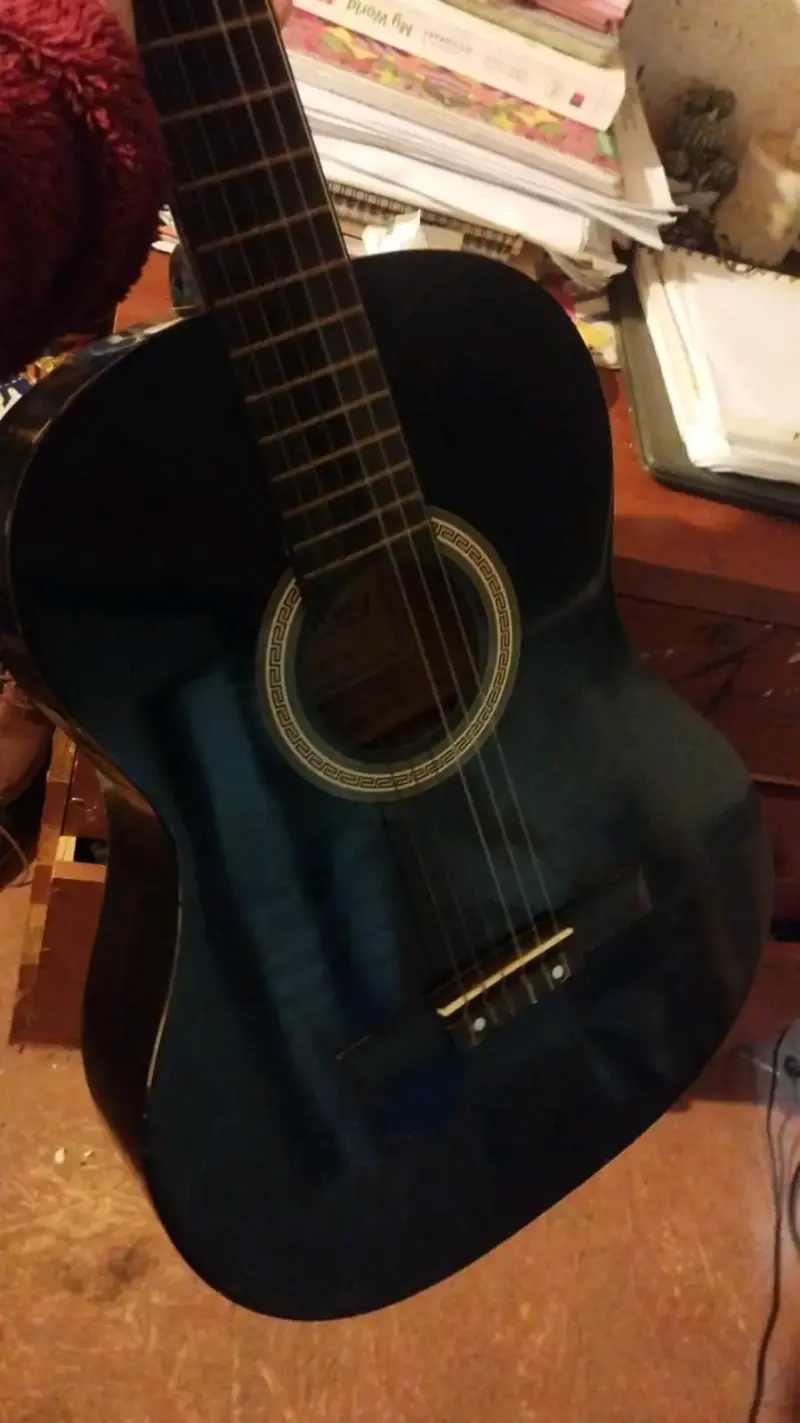 Guitarra clásica Mercury - 2