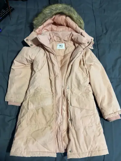 Parka rosada con capucha de peluche - miniatura 1