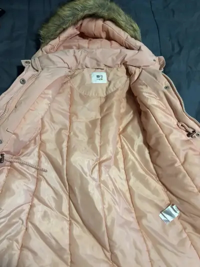 Parka rosada con capucha de peluche - miniatura 2