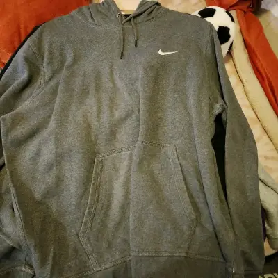 Polerón gris con capucha Nike - miniatura 1