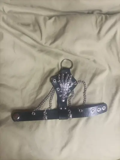 Arnés de cuero con cadenas - miniatura 1
