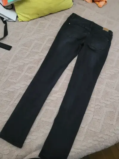 Jeans negros para niña - miniatura 3