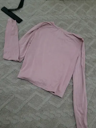 Polera rosa con nudo frontal - miniatura 3