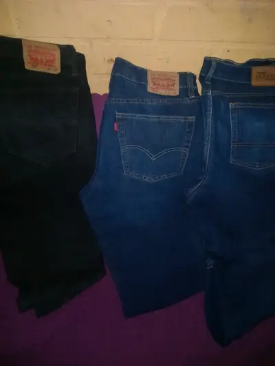 Jeans Levi's y Tommy Hilfiger - miniatura 1