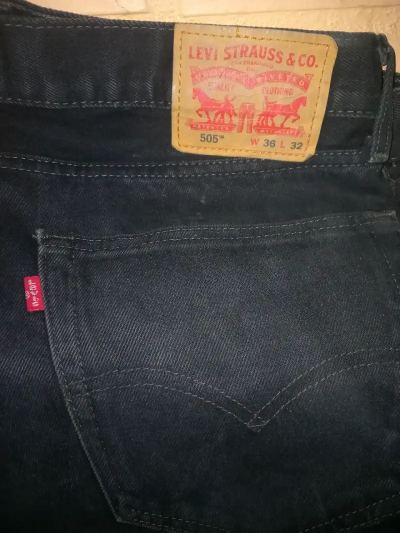Jeans Levi's y Tommy Hilfiger - 2