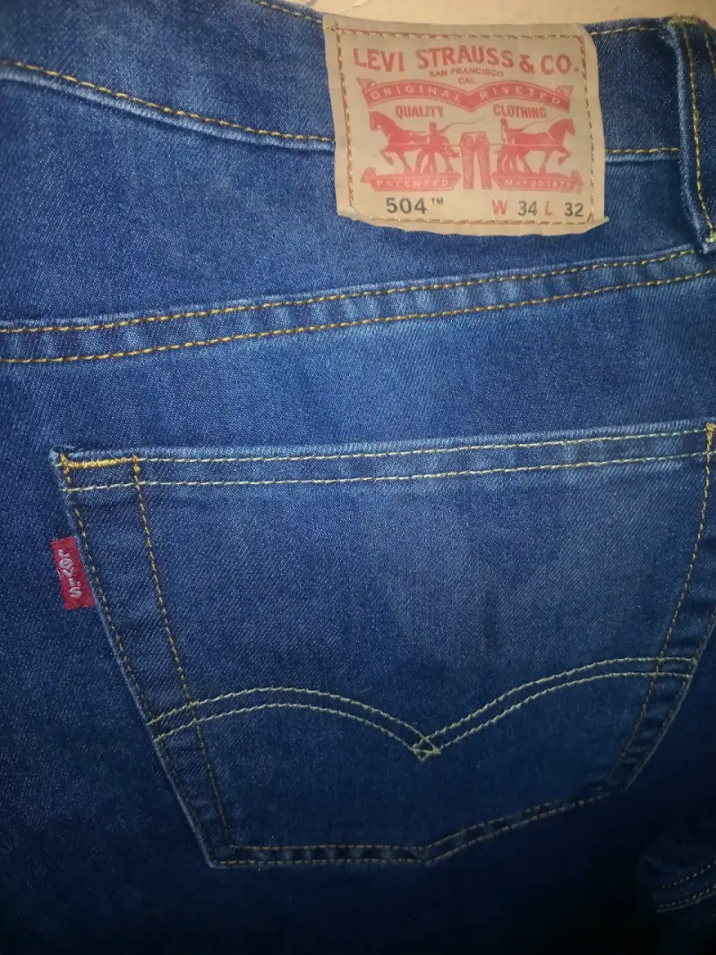 Jeans Levi's y Tommy Hilfiger - 3