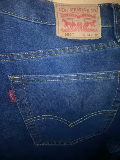 Jeans Levi's y Tommy Hilfiger - miniatura 3