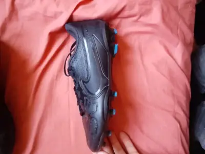 Botines de fútbol negros - miniatura 4