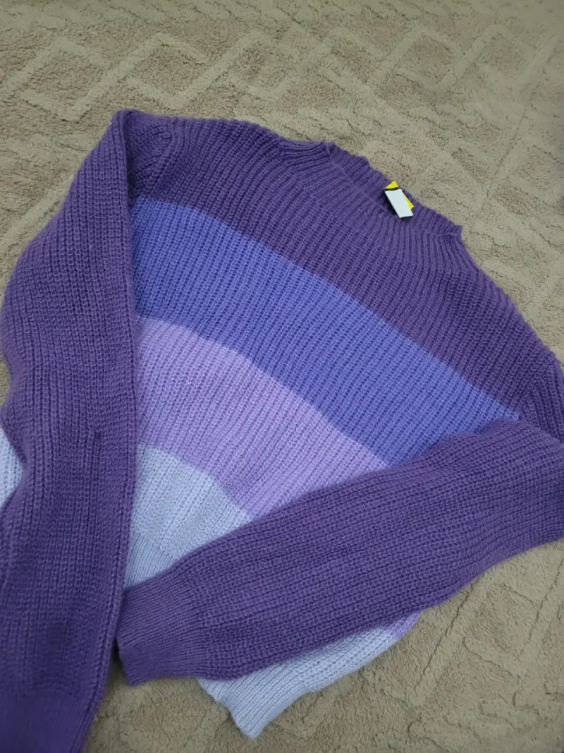 Suéter rayado morado - 1