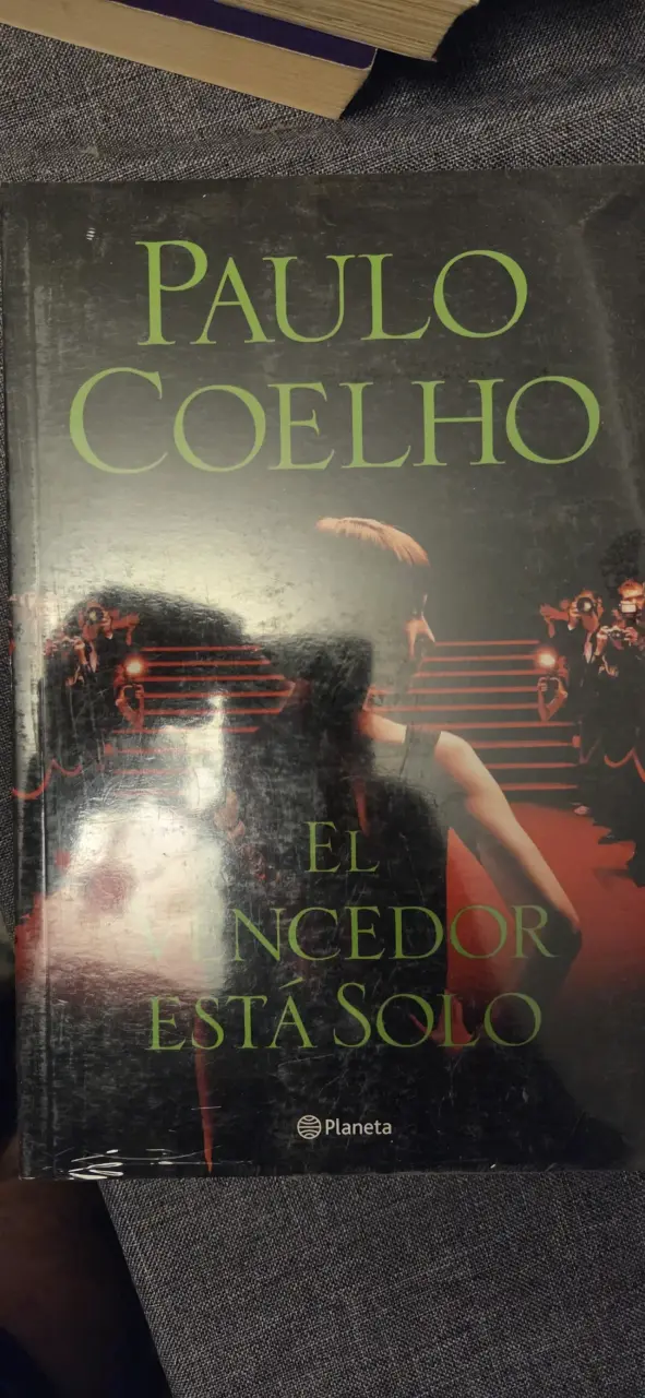 Libro 'El Vencedor Está Solo' - 1