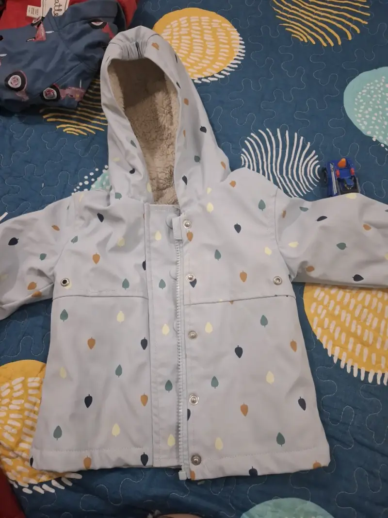 Chaqueta infantil impermeable con capucha - 1