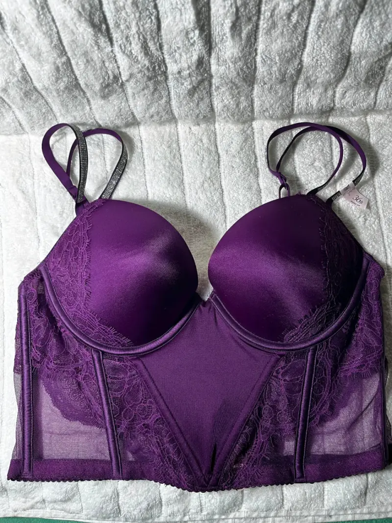 Bralette morado con encaje