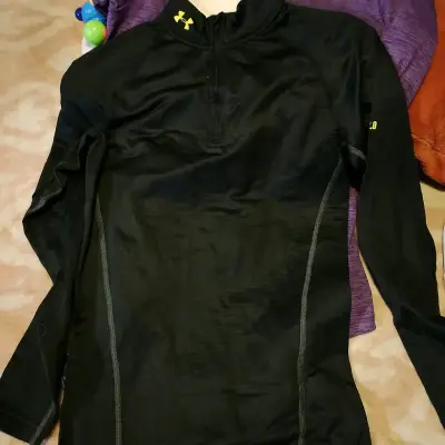 Polera térmica negra deportiva - miniatura 1