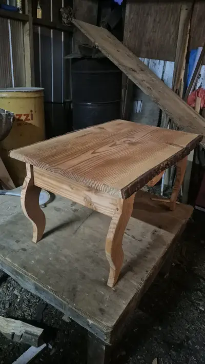 Mesa de madera rústica - miniatura 1
