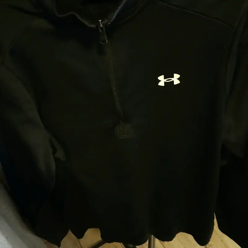 Polerón negro Under Armour - 2
