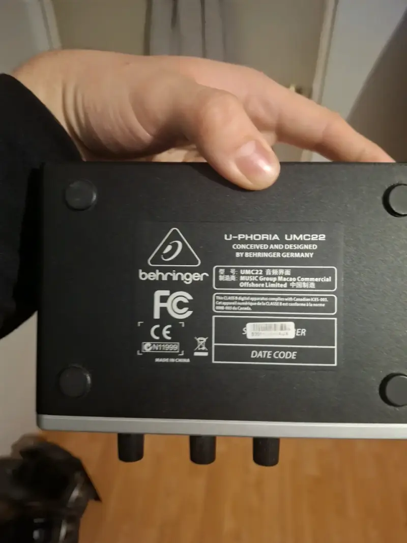Interfaz de audio Behringer UMC22 - 3