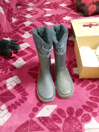 Botines  de niño y botas de agua también de niño - miniatura 3