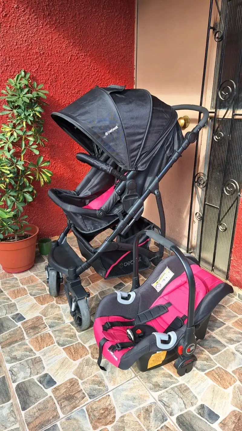 Coche Moises y silla de auto negros y rosados - 4