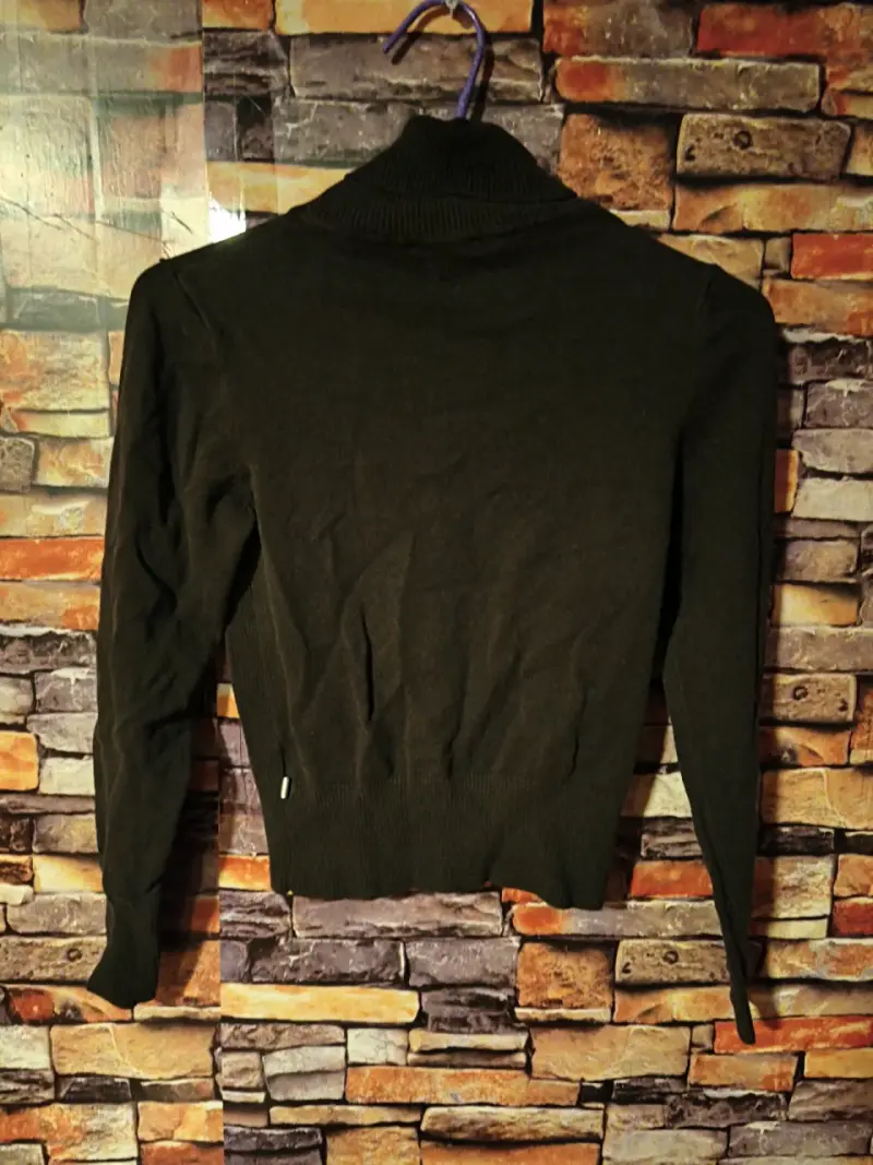 Suéter de cuello alto negro - 2