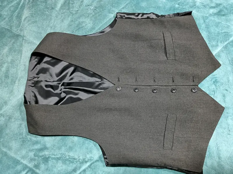 Blazer gris oscuro, chaleco, pantalón y corbata - 3