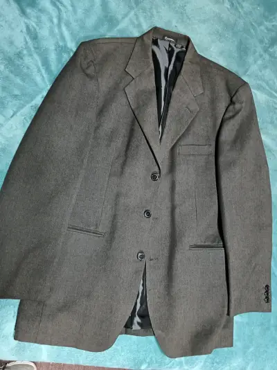 Blazer gris oscuro, chaleco, pantalón y corbata - miniatura 4