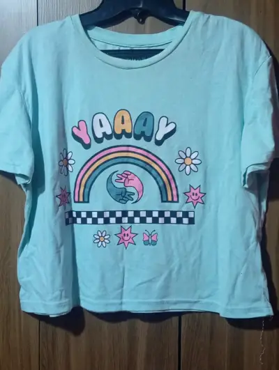 Polera celeste con diseño divertido - miniatura 1