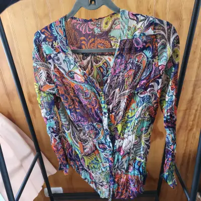 Blusa estampada colorida de mujer - miniatura 1