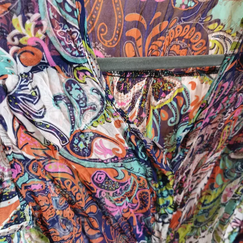 Blusa estampada colorida de mujer - 3