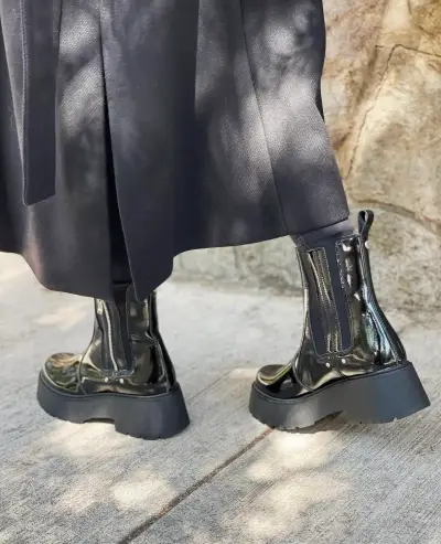 Botines negros de charol - miniatura 2