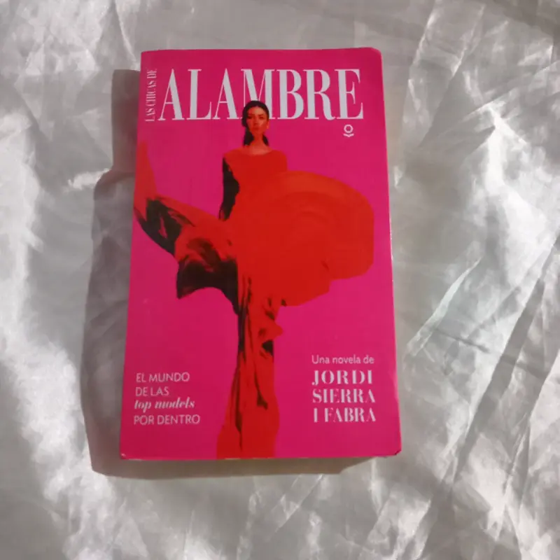 Libro La chica de Alambre - 1