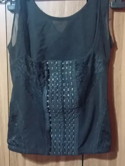 Faja negra con detalles de encaje - miniatura 1