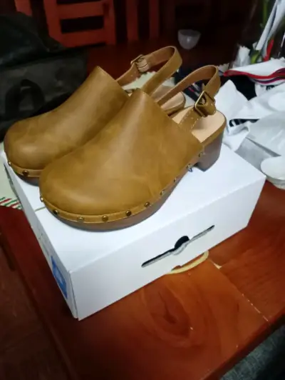 Zuecos de cuero marrón con taco - miniatura 3