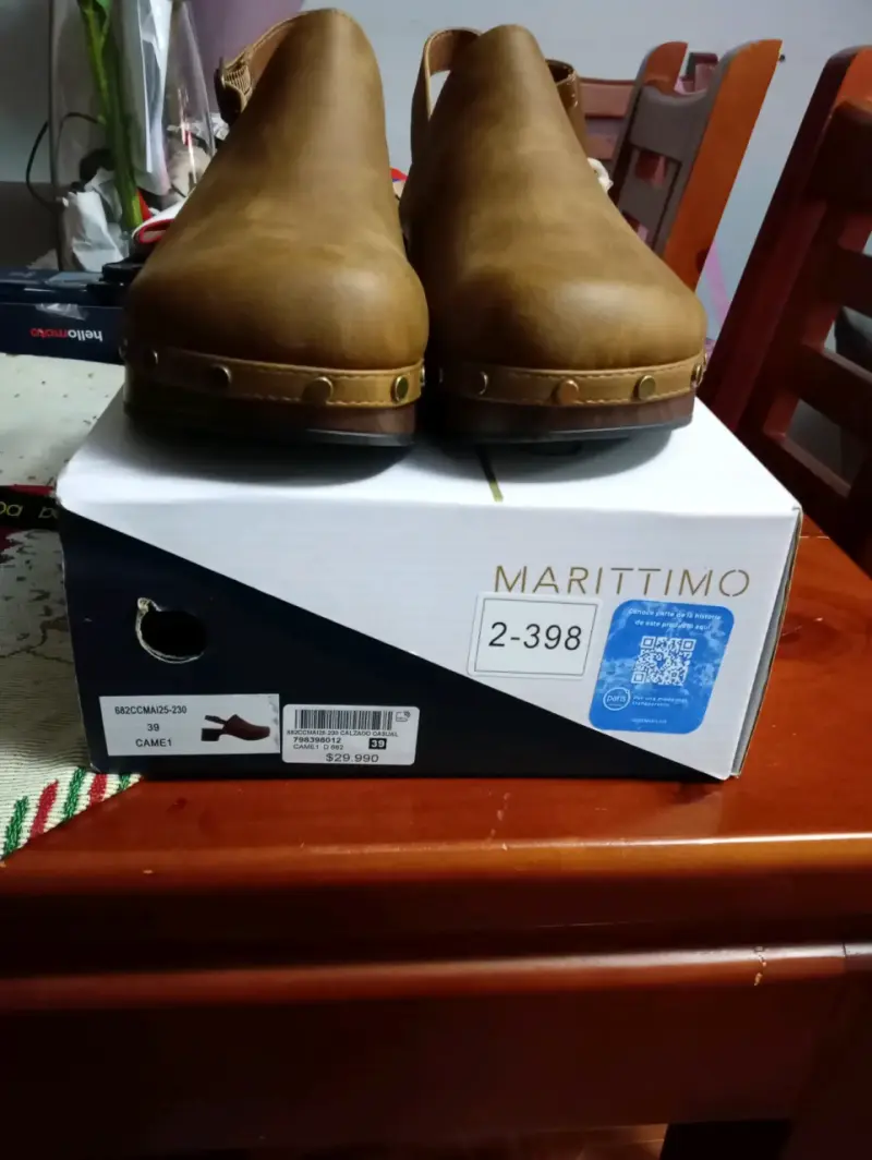 Zuecos de cuero marrón con taco - 4