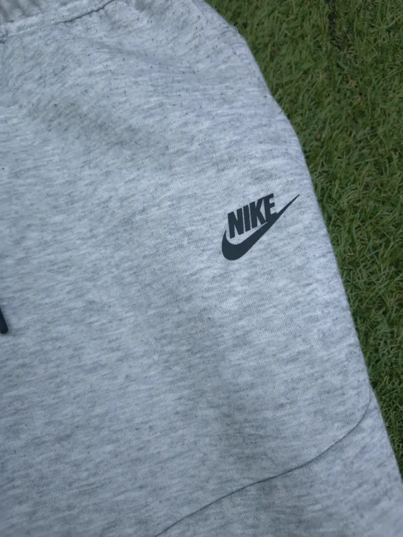 Nike tech buzo - 2