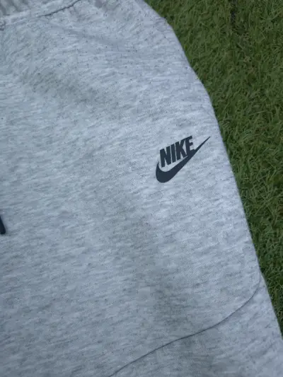 Nike tech buzo - miniatura 2