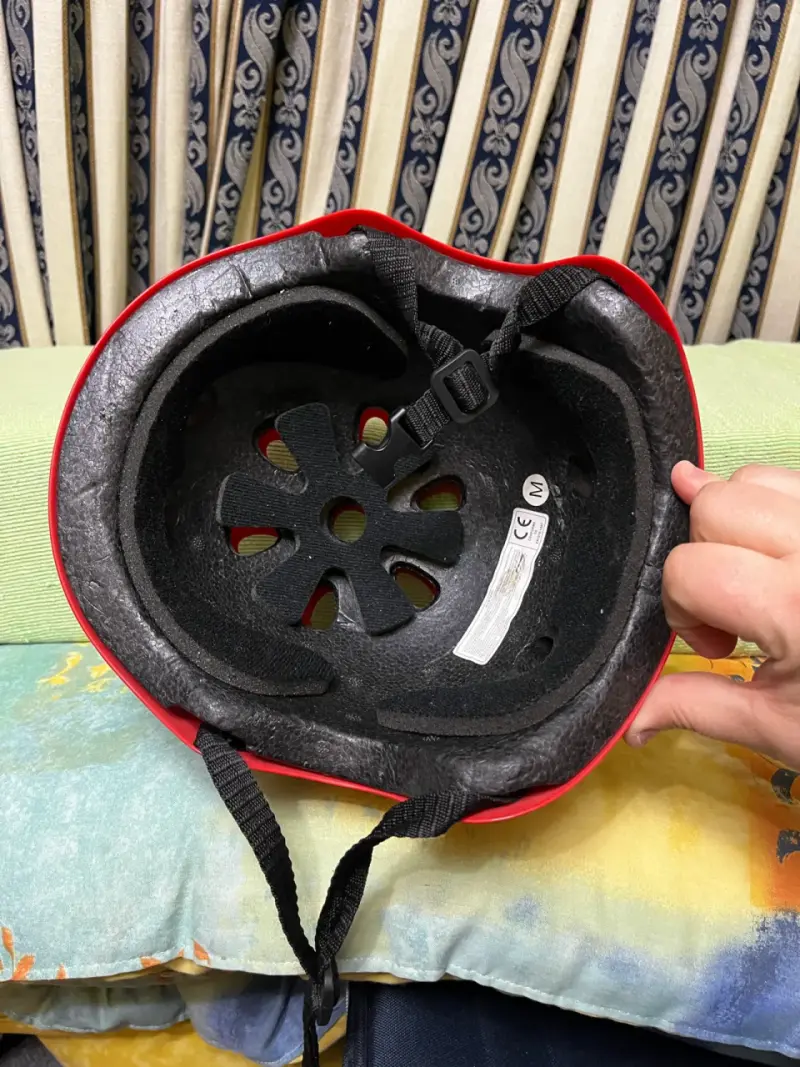 Casco rojo para ciclismo - 2