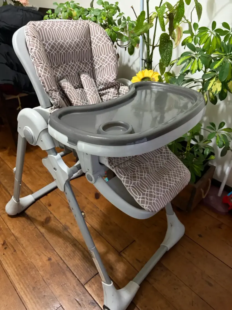 Silla alta para bebé gris - 2
