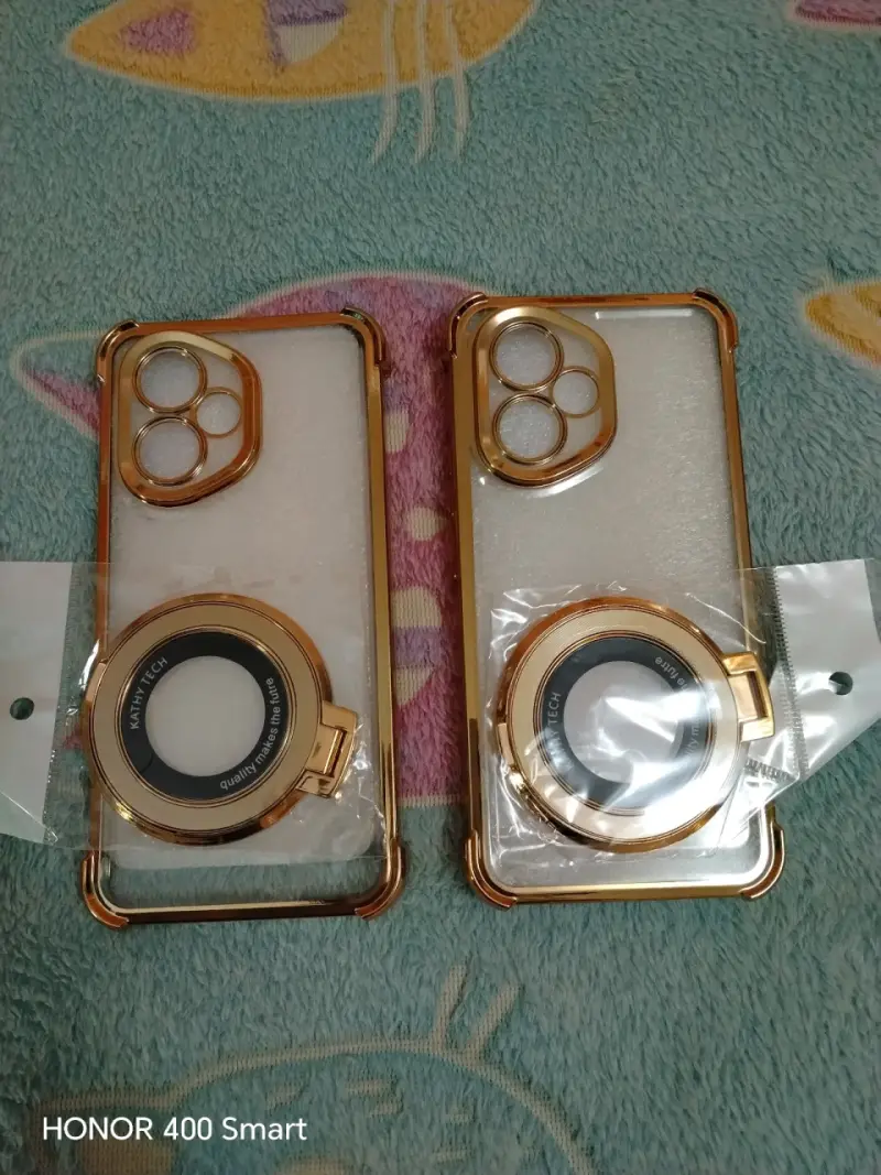 Carcasa de celular dorada con anillo - 2