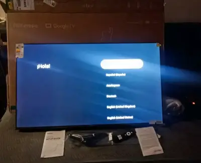 Televisor Hisense 50 pulgadas QLED - miniatura 2