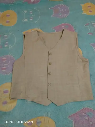 Conjunto chaleco y pantalón beige - miniatura 3