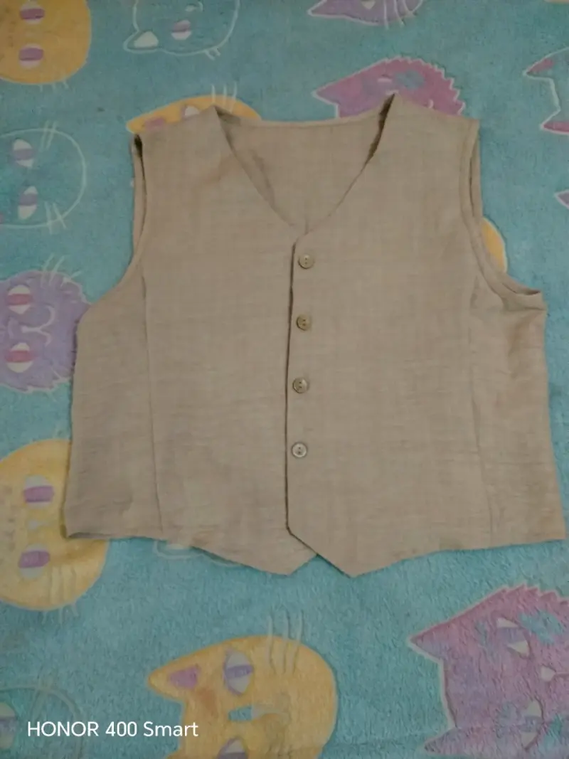 Conjunto chaleco y pantalón beige - 4