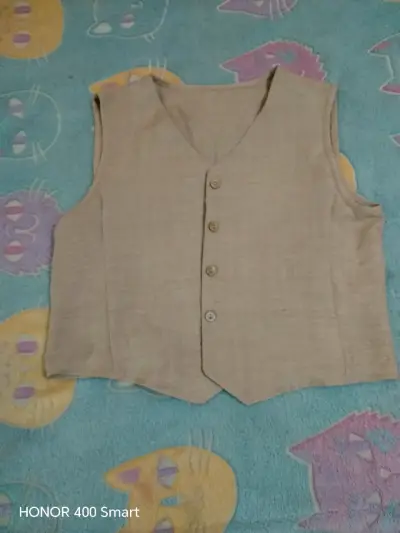 Conjunto chaleco y pantalón beige - miniatura 4