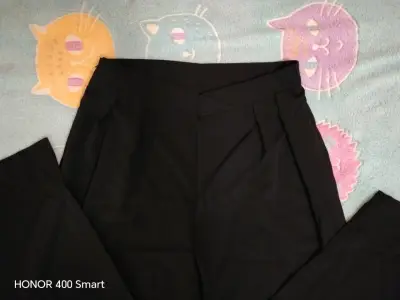 Pantalón negro clásico - miniatura 2