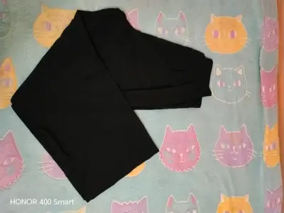 Pantalón negro clásico - miniatura 3