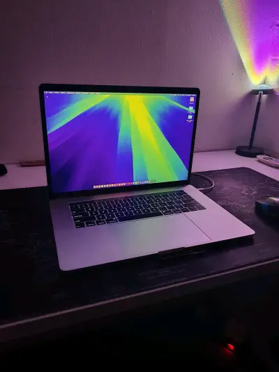 MacBook Pro 15 2018 - miniatura 3