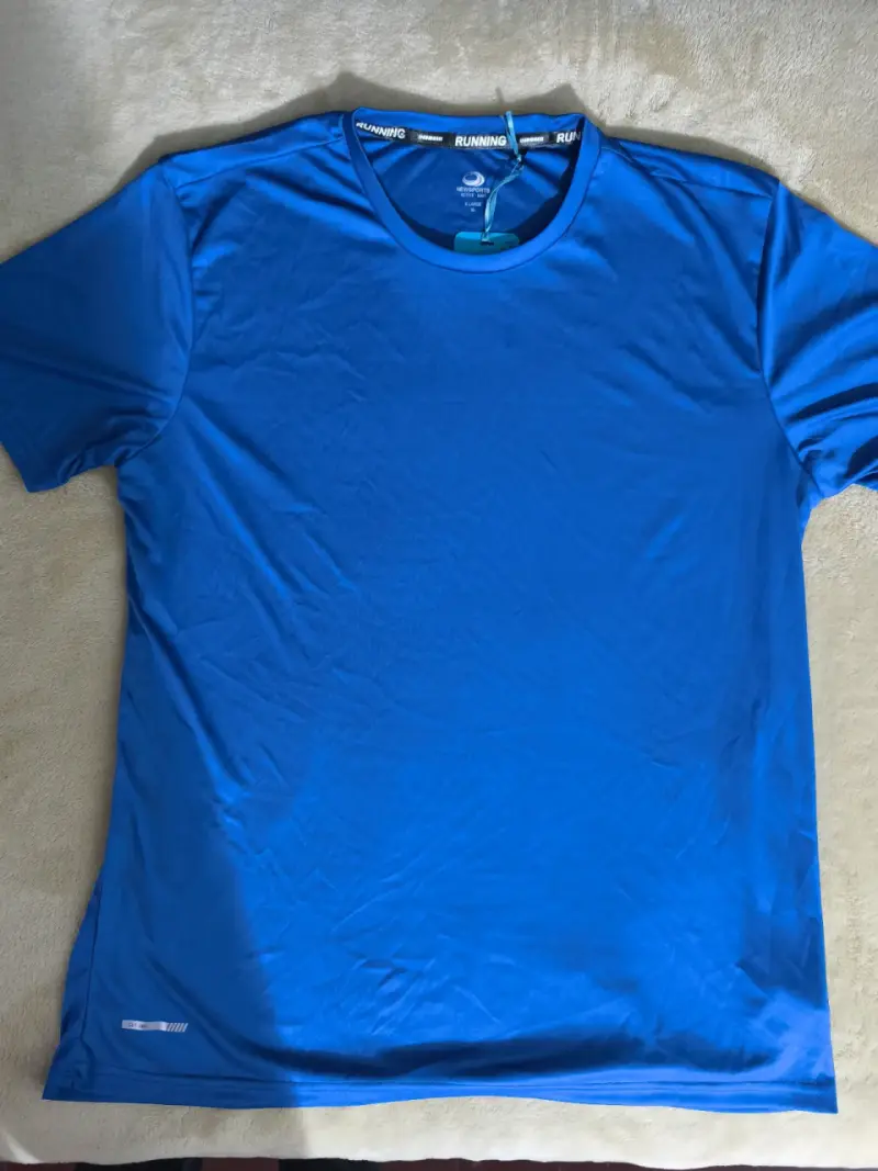 Polera azul de running