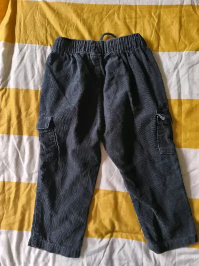 Abrigo infantil azul a cuadros y pantalón cargo co - miniatura 5