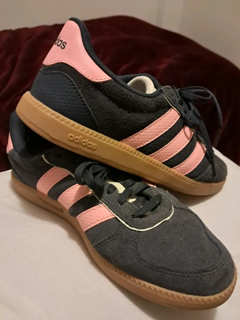 Zapatillas Adidas azul y rosadas - 2