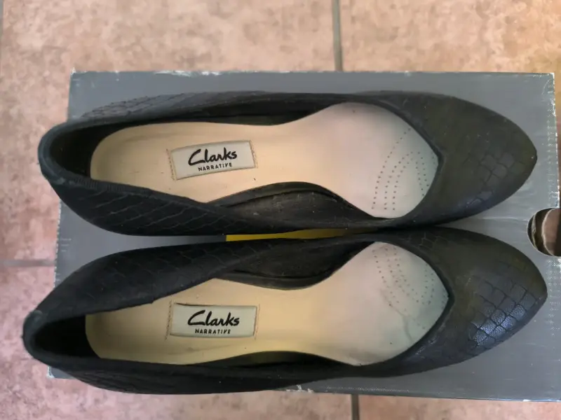 Zapatos de taco negros texturizados clarks - 2